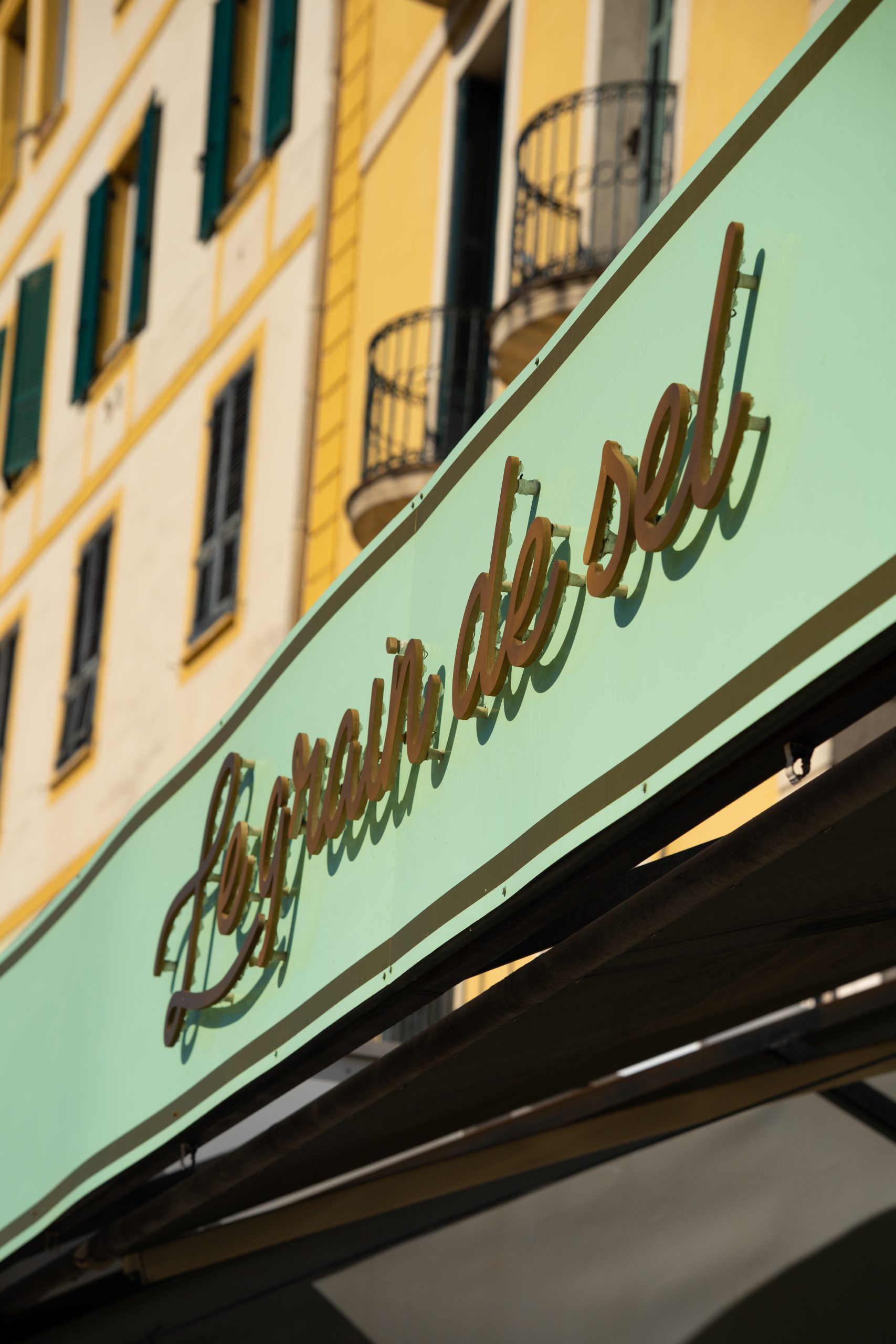 Devanture restaurant ajaccien